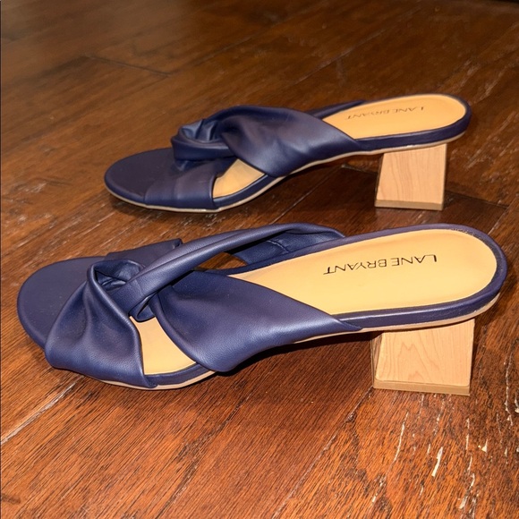 NWT!! Size 9W Lane Bryant Navy Satin Mules - Picture 5 of 13